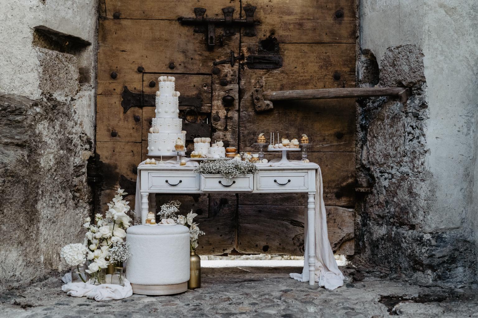 Patisserie-Kunst auf dem höchsten Niveau, provokant und lustvoll sinnlich inszeniert: Die Dulcesserie von Markus Hufnagl.