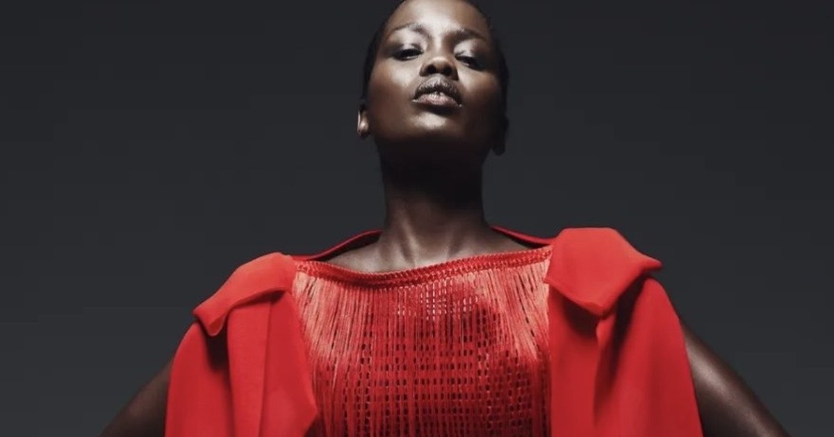Omar Salam's scarlet dress for Sukeina, its bodice hand-knotted and pierced in openwork, the design language at the centre of this dossier. | Photo: In Courtesy of Sukeina