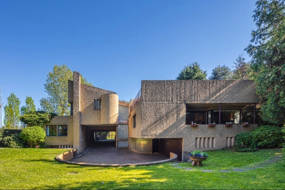 Villa Nava, built for the Nava family in the early 1970s | Photo: Courtesy of Italy Sotheby’s International Realty