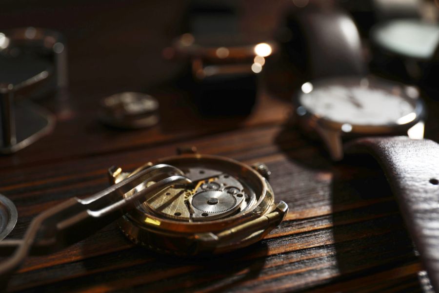 The Indian luxury watch buyer reads materials, movements, and provenance with knowledge that precedes purchase. The reading culture is what makes India distinct. | Photo: Magnific