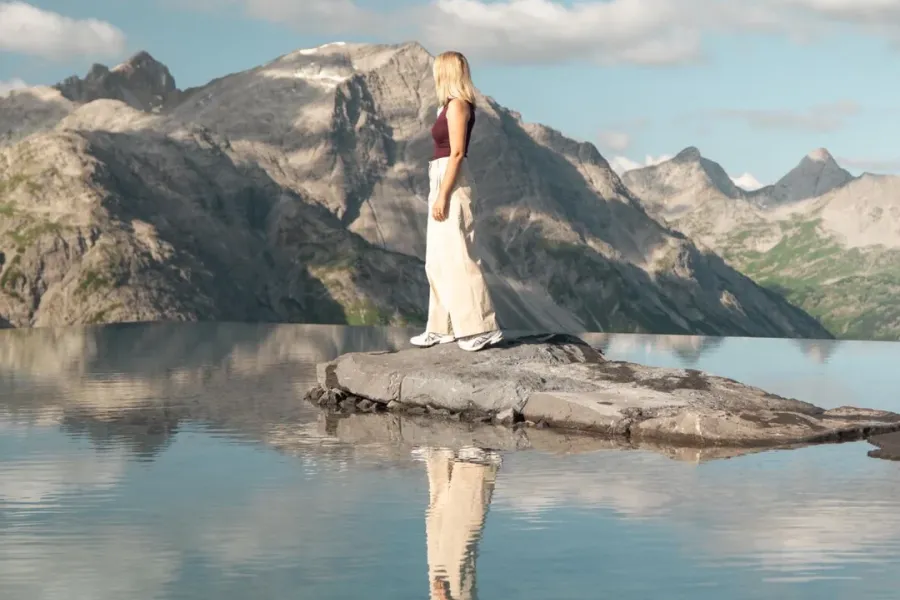 The Lech Mountain Mirror: water, a rock and the Arlberg peaks. Photo: Lech Zürs Tourismus