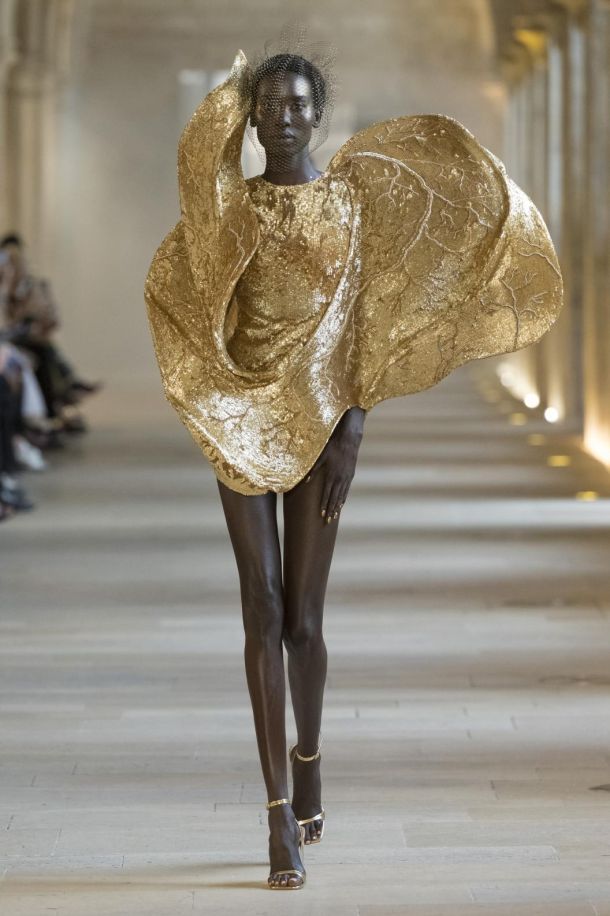 rahul-mishra-couture-fall-winter-2025-paris-fashion-week-runway-001