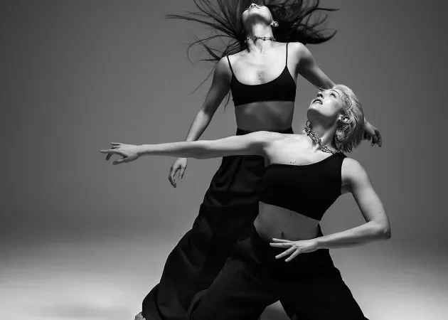 Gellner presents its pearl collections on dancers and models. The Wiernsheim manufactory passed to the Dettinger Schmuck group on 1 September 2026. Courtesy of Gellner